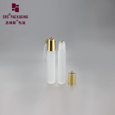 Mini rouleau en plastique vide de parfum de gel cosmétique de 7 ml sur une bouteille transparente avec crochet